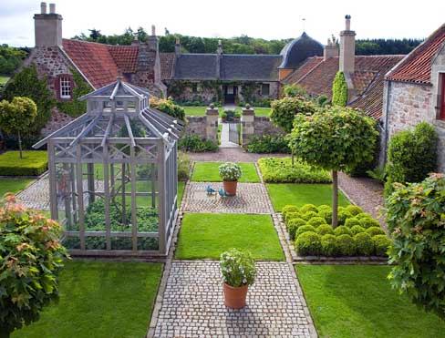 Broadwoodside Gardens
