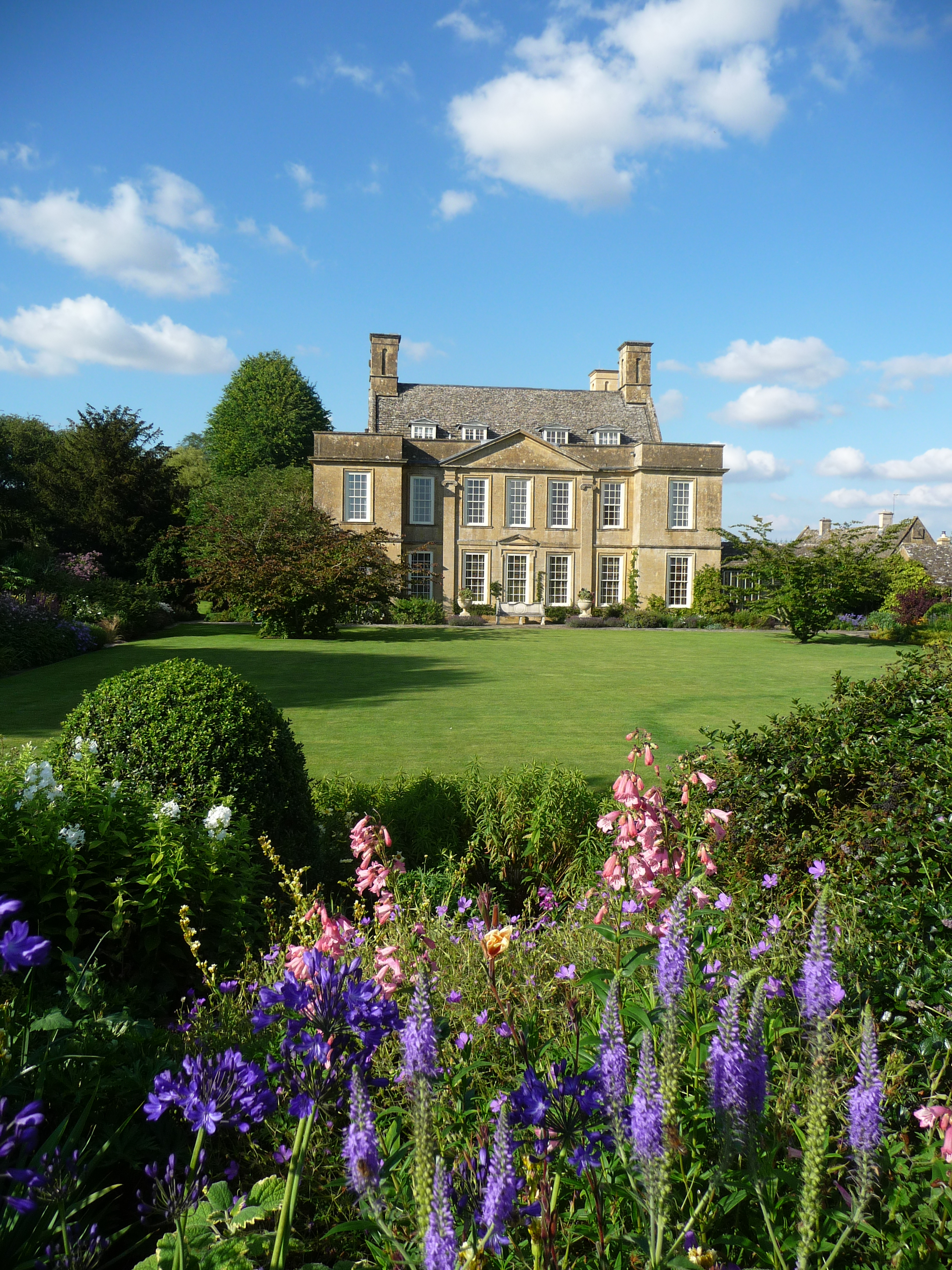 how to book highgrove garden tour