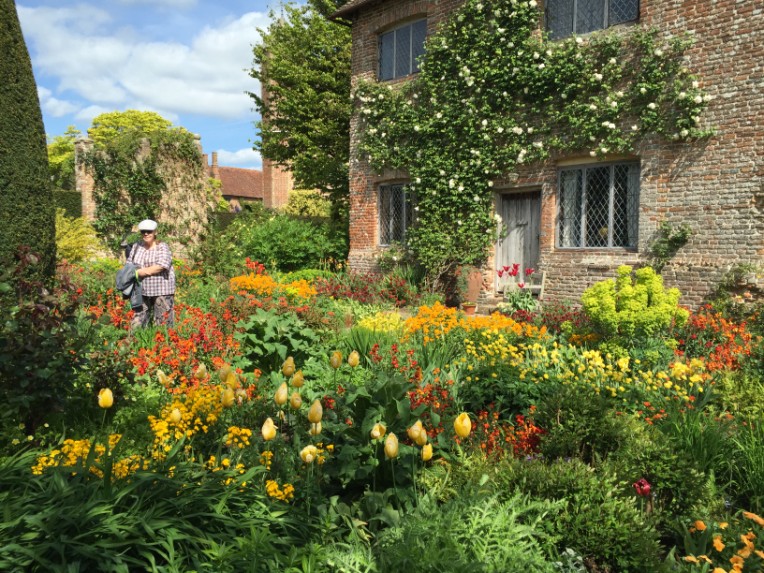 Summer Gardens with Hampton Court Flower Show 2017