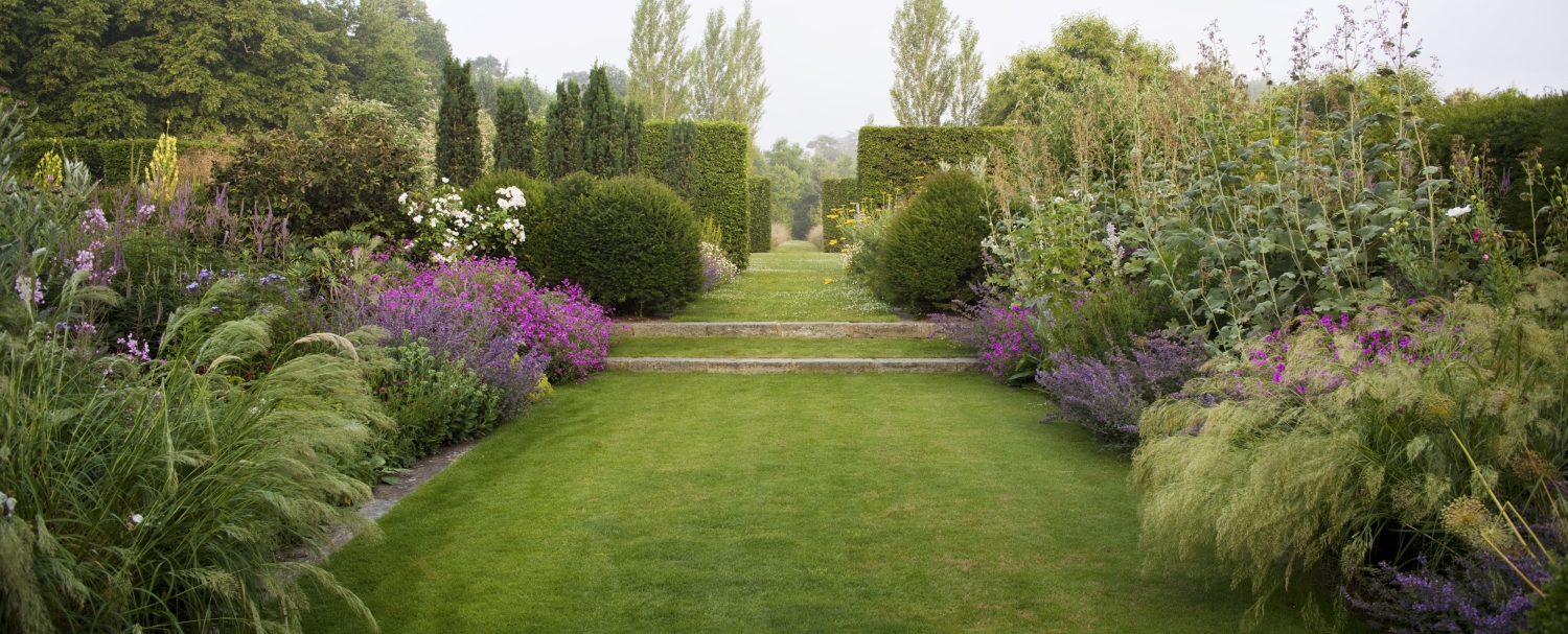 The Barn Garden - Sisley Garden Tours