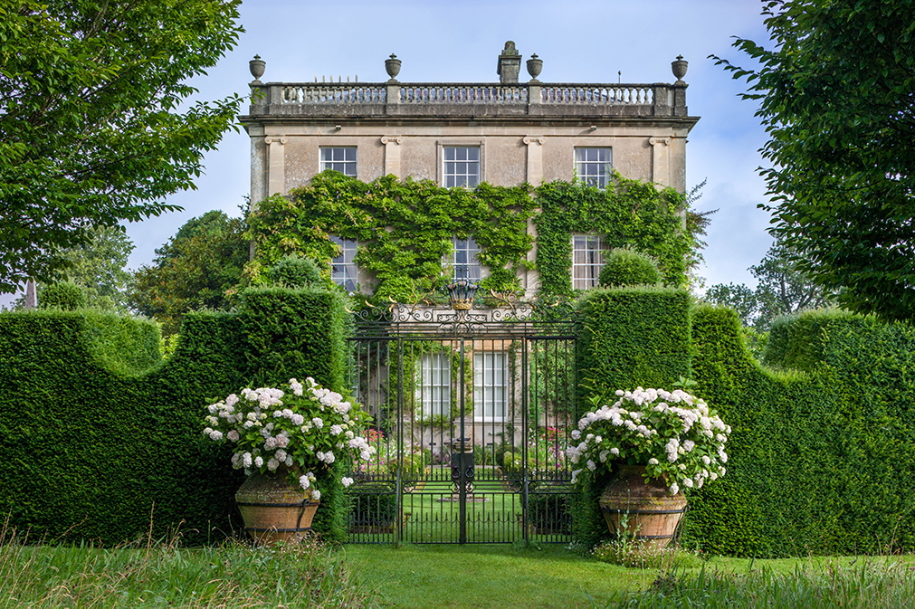 how to book highgrove garden tour